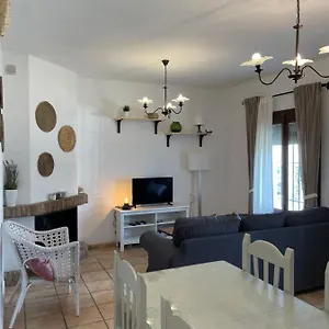  Сasa de vacaciones Agradable Con Chimenea En Interior